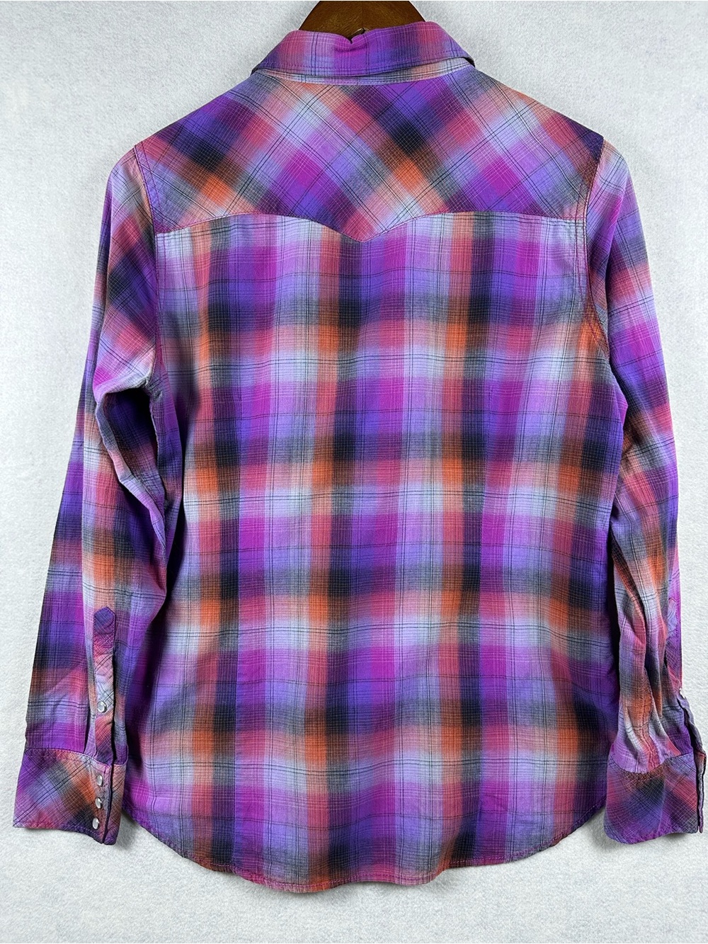 Purple Levi’s Plaid Button Down - Picture 6 of 6